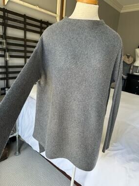 Nordstrom Gray Ribbed Sweater, size medium